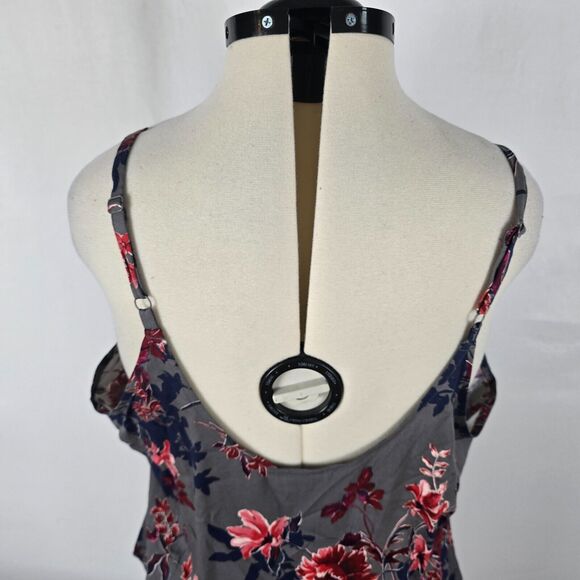 Torrid Camisole Women's 1X Gray Floral Sleeveless Lace Trim Buttons V-Neck NWT - Picture 4 of 16